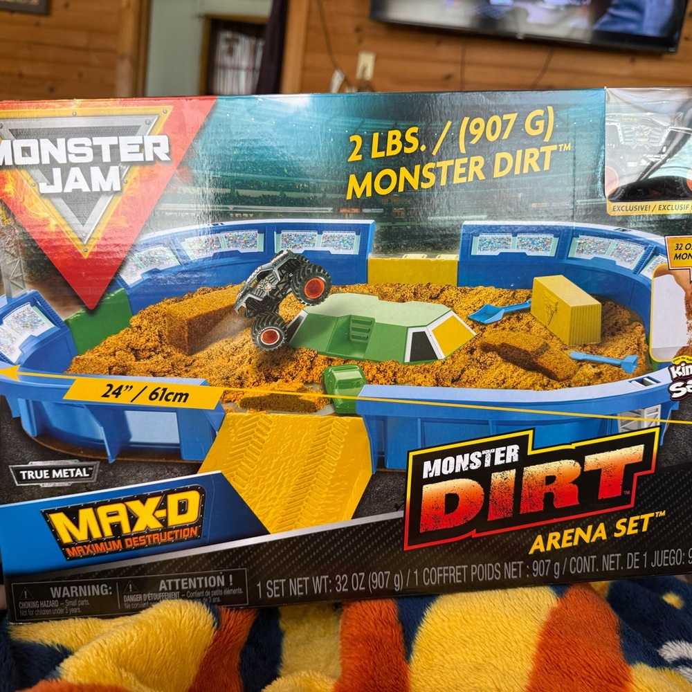 Monster Jam MAX‑D Monster Dirt Arena Set - Blue & Yellow